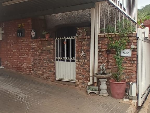 3 Bedroom Property for Sale in Uitsig Western Cape